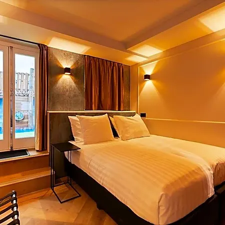 Midtown Royal Hotel